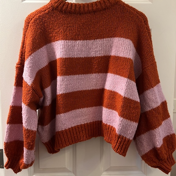 Ribbed Striped Sweater - Picture 4 of 8